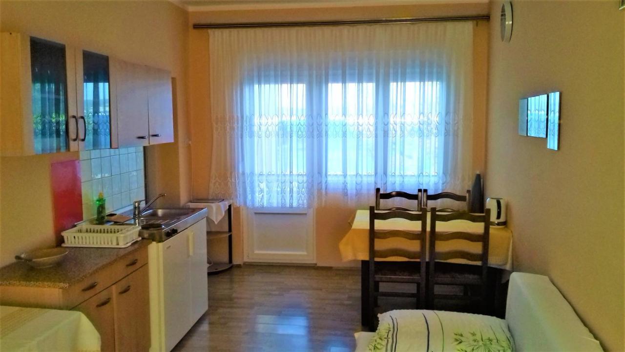 Branko Fabijanic Front Row By The Sea Apartment Selce Ngoại thất bức ảnh